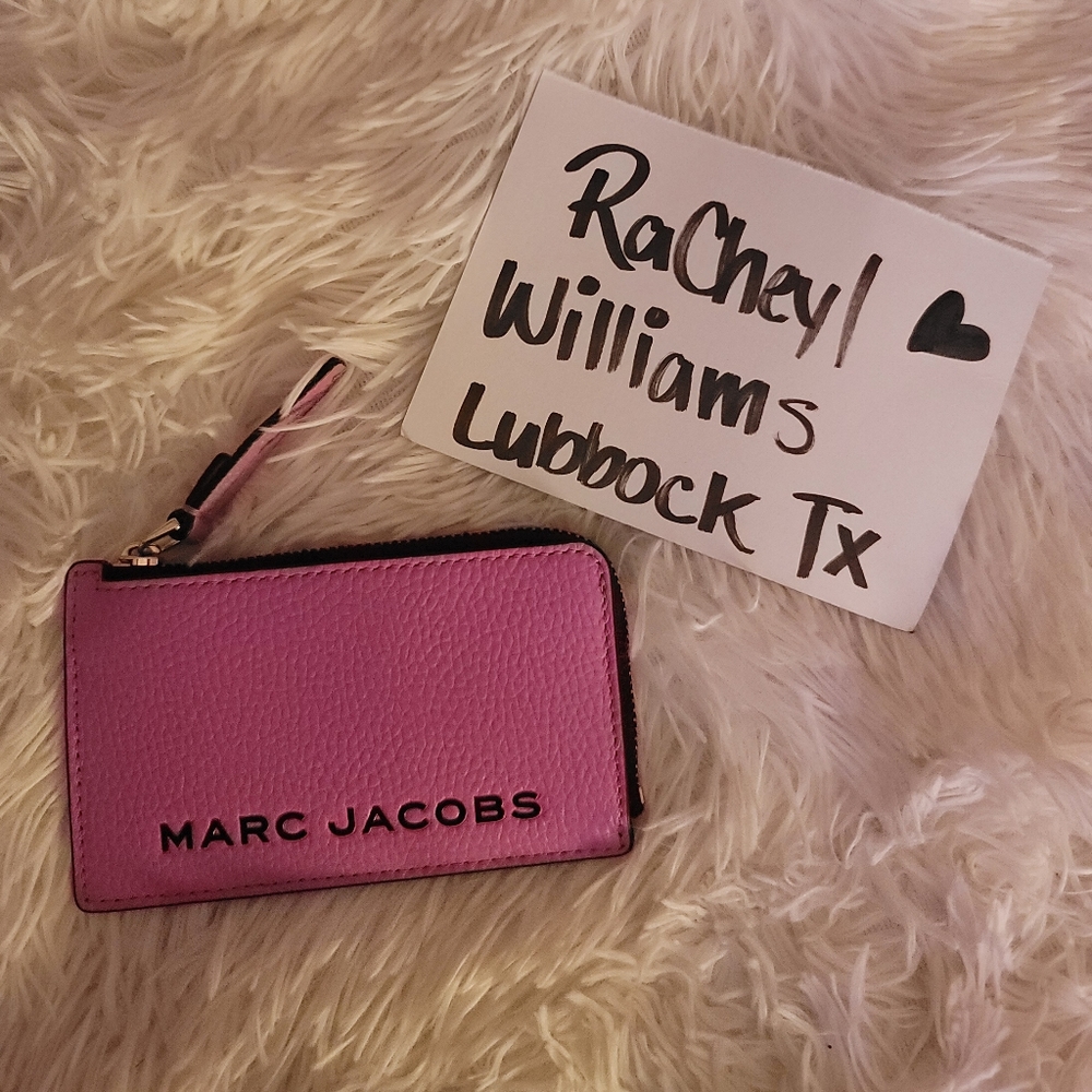 Marc Jacob's Bold Top Zip Wallet in hot pink (Fuchsia)